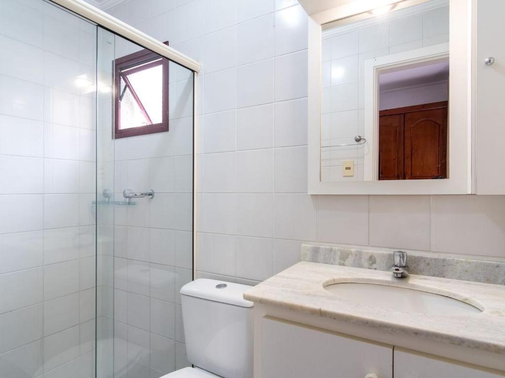 Apartamento Espacoso Com Ar Condicionado E Wi-Fi, A 100 Metros Da Praia - Edificio Estoril Ubatuba Exteriér fotografie